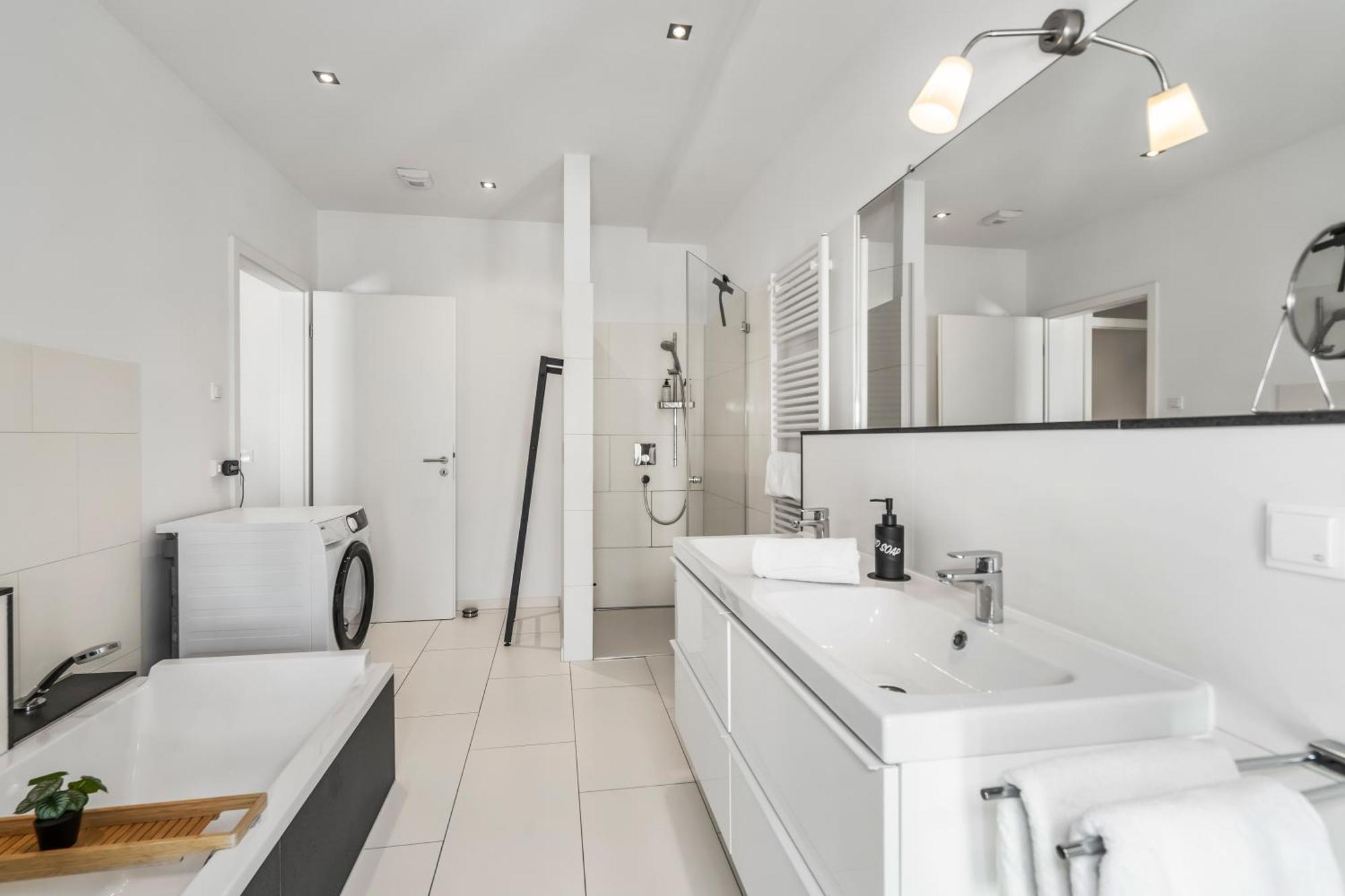 Dnd Design Loft I 170Qm I Parken I Balkon I Workstation I Netflix I Kaffee I Waschmaschine I Trockner I Xbox I Ausblick Apartman Würzburg Kültér fotó